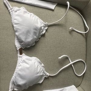 Vix Ruffle White Top D